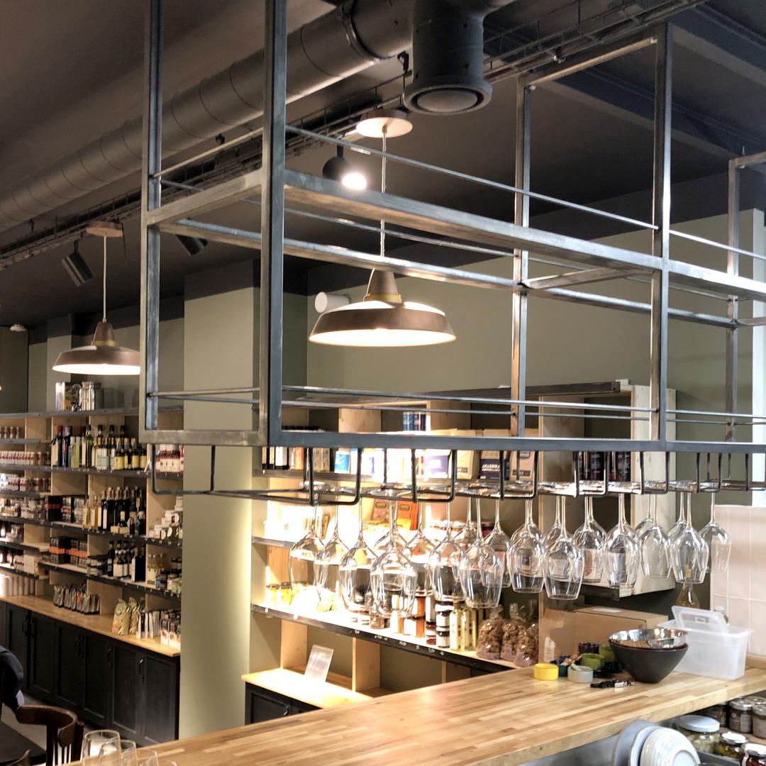 SUR LES QUAIS / DECO BAR BOUTIQUE / SAPIDE DESIGN MOBILIER SUR MESURE