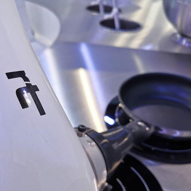 REAL TIME ROBOTICS / BAR A CREPE / SAPIDE DESIGN MOBILIER SUR MESURE