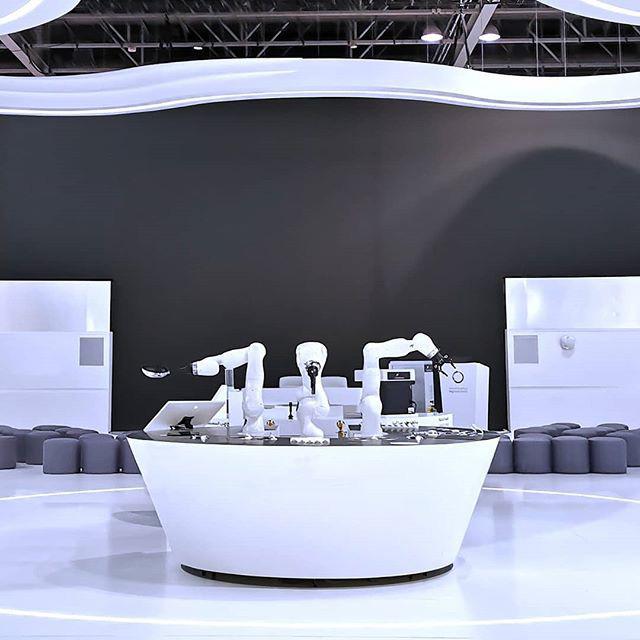 REAL TIME ROBOTICS / BAR A CREPE / SAPIDE DESIGN MOBILIER SUR MESURE