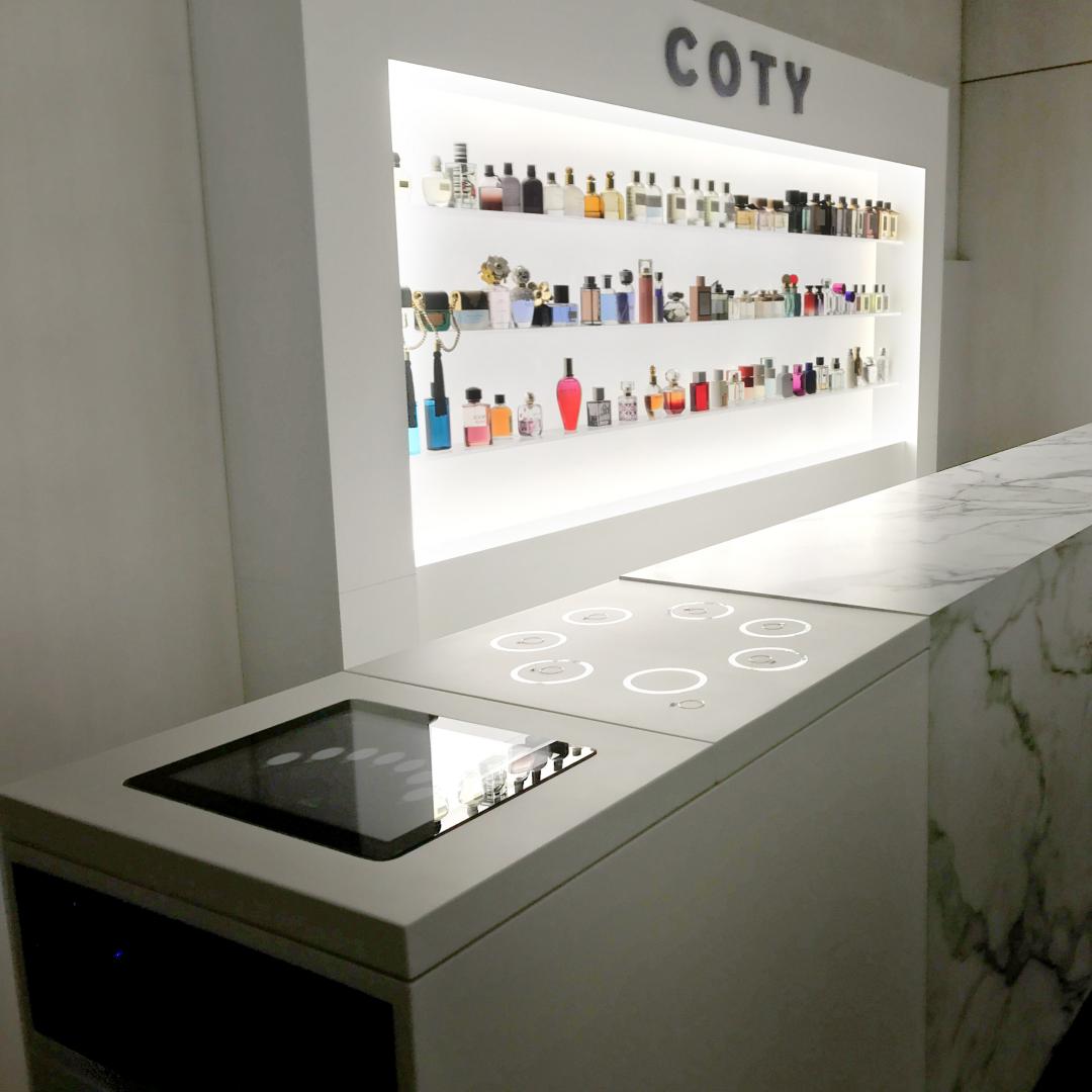 DVGroup pour COTY / Meuble Réalité Virtuelle / Sapide