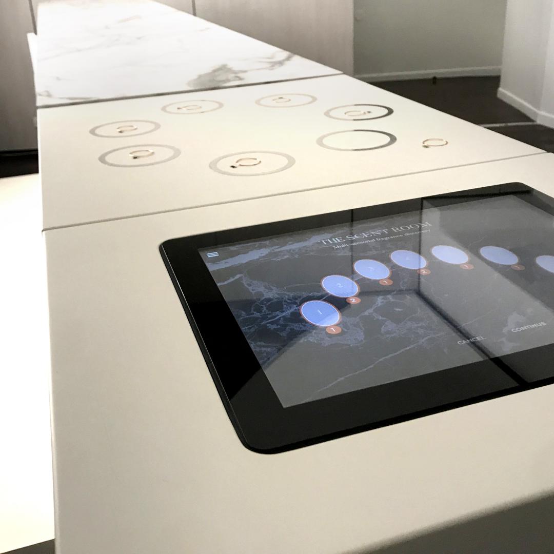 DVGroup pour COTY / Meuble Réalité Virtuelle / Sapide